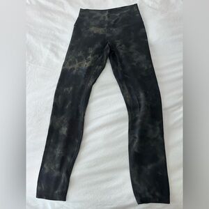 Lululemon Tye dye align 25” size 6